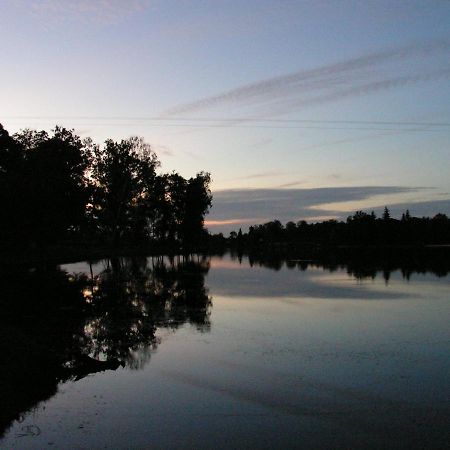 Camping Municipal De La Lande Nexon Zewnętrze zdjęcie