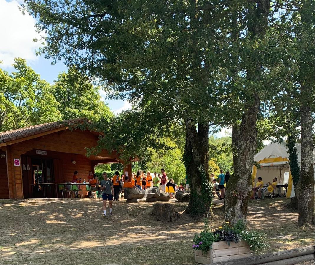 Camping Municipal De La Lande Nexon Zewnętrze zdjęcie