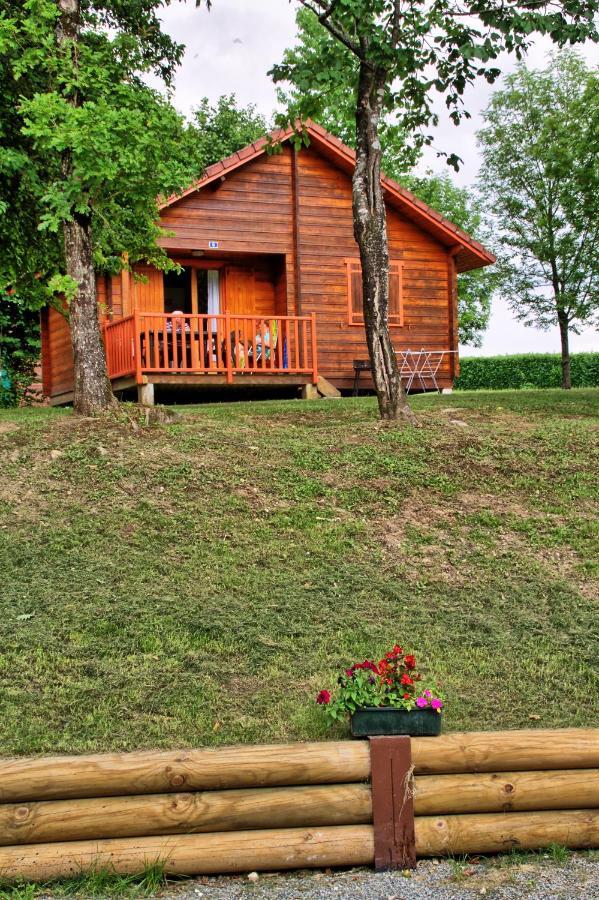 Camping Municipal De La Lande Nexon Zewnętrze zdjęcie
