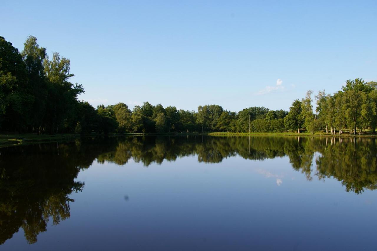 Camping Municipal De La Lande Nexon Zewnętrze zdjęcie